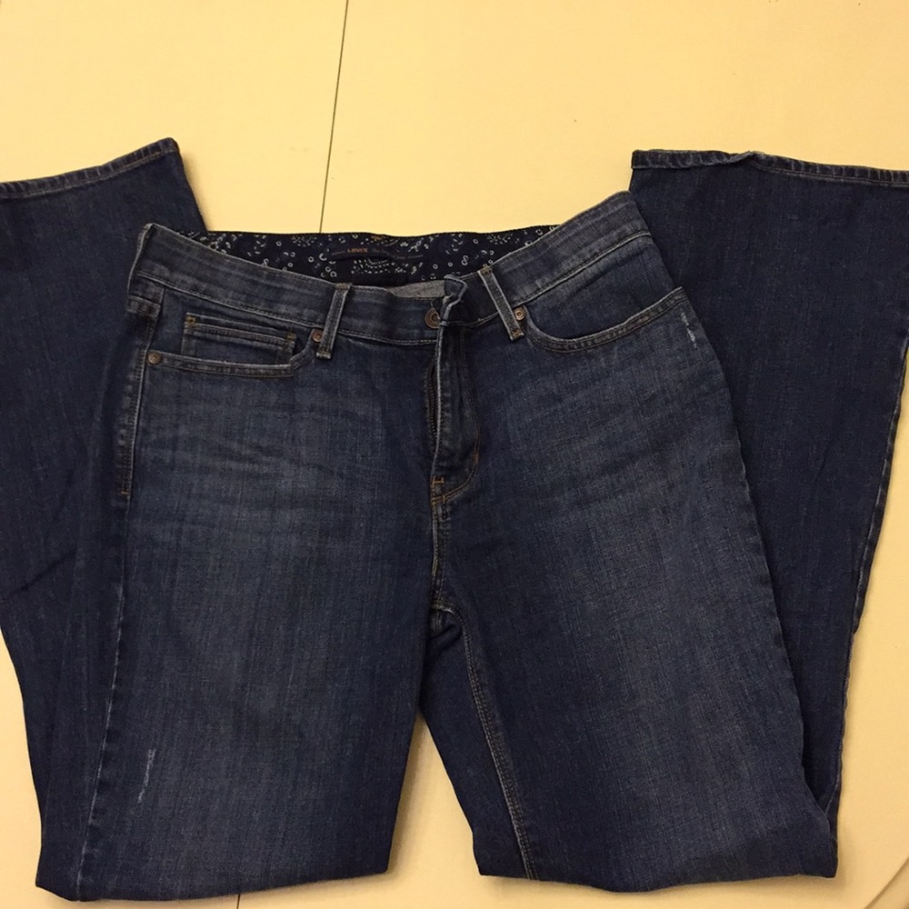Levi Perfect Waist Boot Cut 525